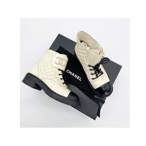 Chanel Brave Ivory Black Quilted Leather Chain CC Cap Tap Combat Boots EU 41